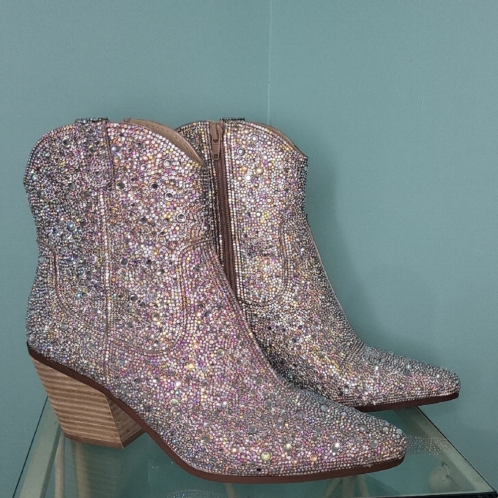 Betsy Johnson diva rhinestone bootie 8.5